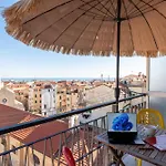 아파트 Guesthost - Modern Flat With Lovely Terrace