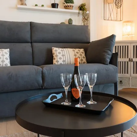 Guesthost - Modern Flat With Lovely Terrace * Sanremo